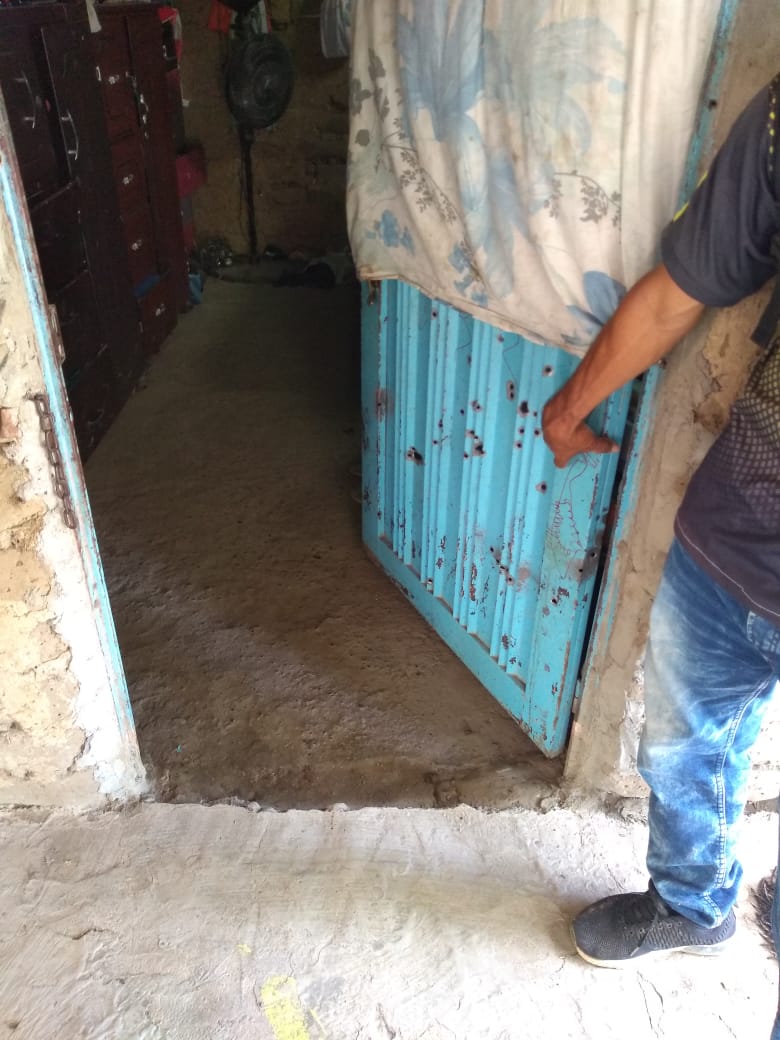 Pie de foto: Los armados irrumpideron con ráfagas de fusil contra la casa donde estaban los miembros de la familia Narváez Daza. 