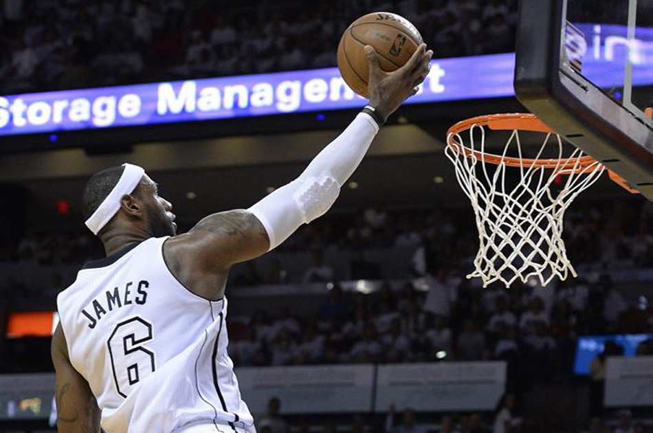 Miami Heat vencen a los Bucks y toman ventaja en los playoffs