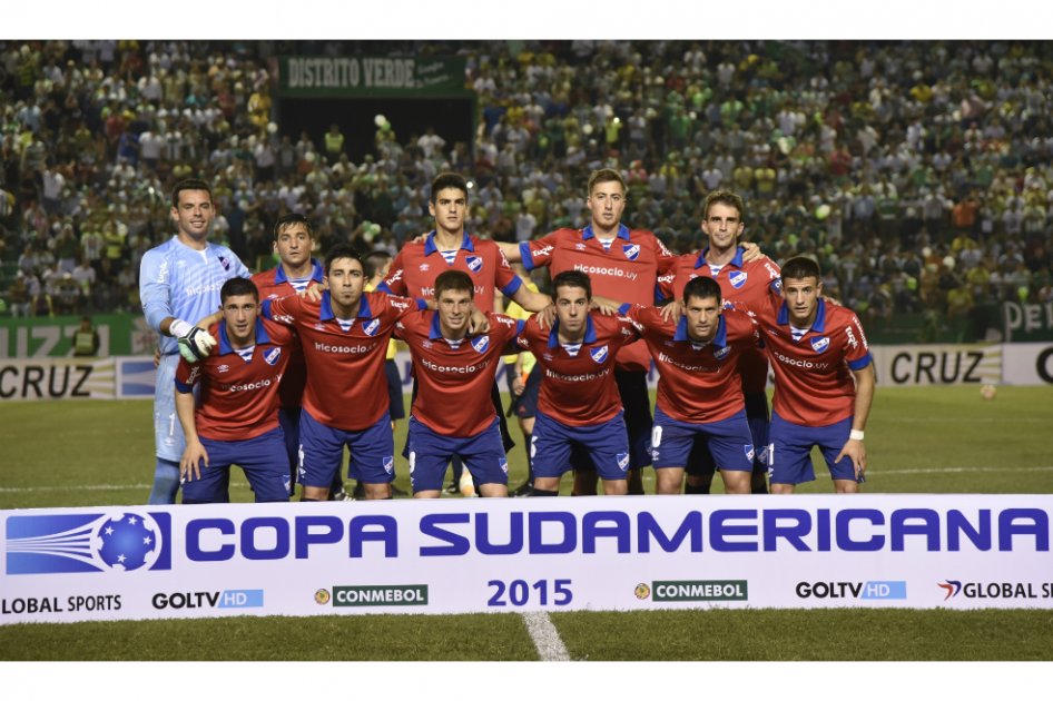 Nacional de Uruguay goleó a Oriente Petrolero en la Sudamericana