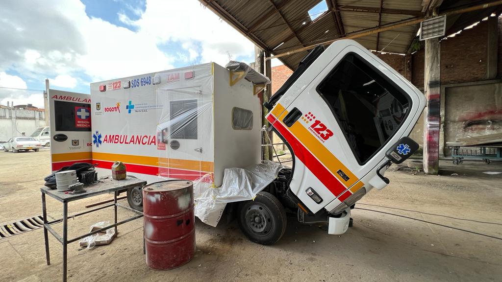 Procuraduría indaga sobre escándalo de camiones usados como ambulancias en Bogotá