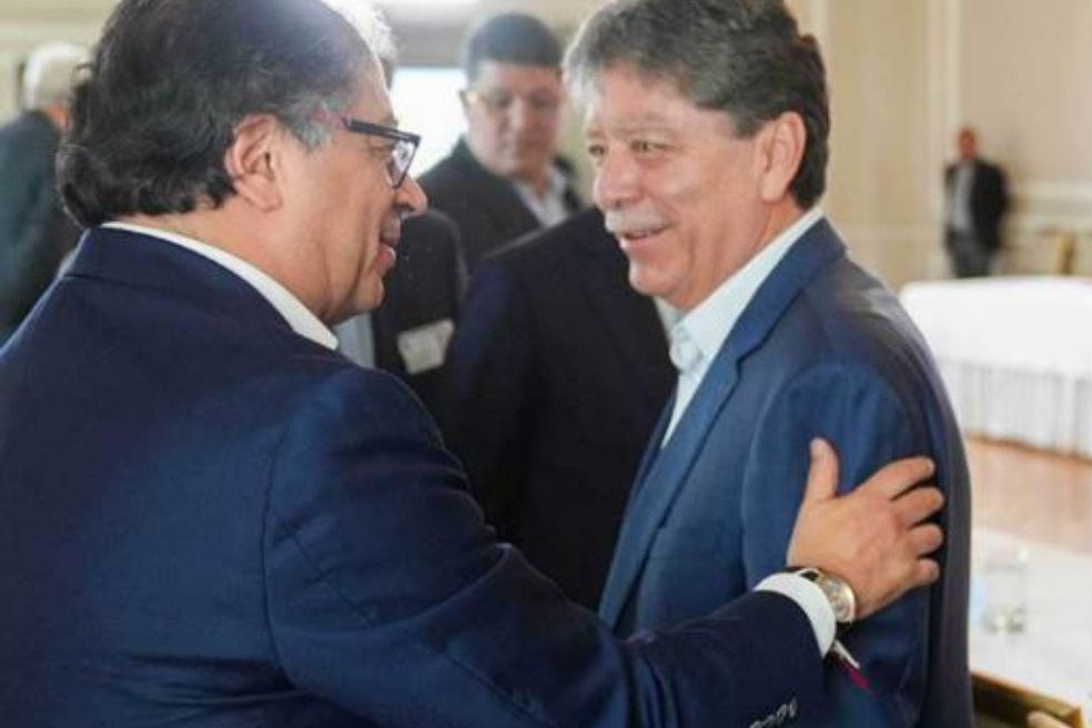 Esta es la comitiva que acompaña a Petro en su cita con el poder económico