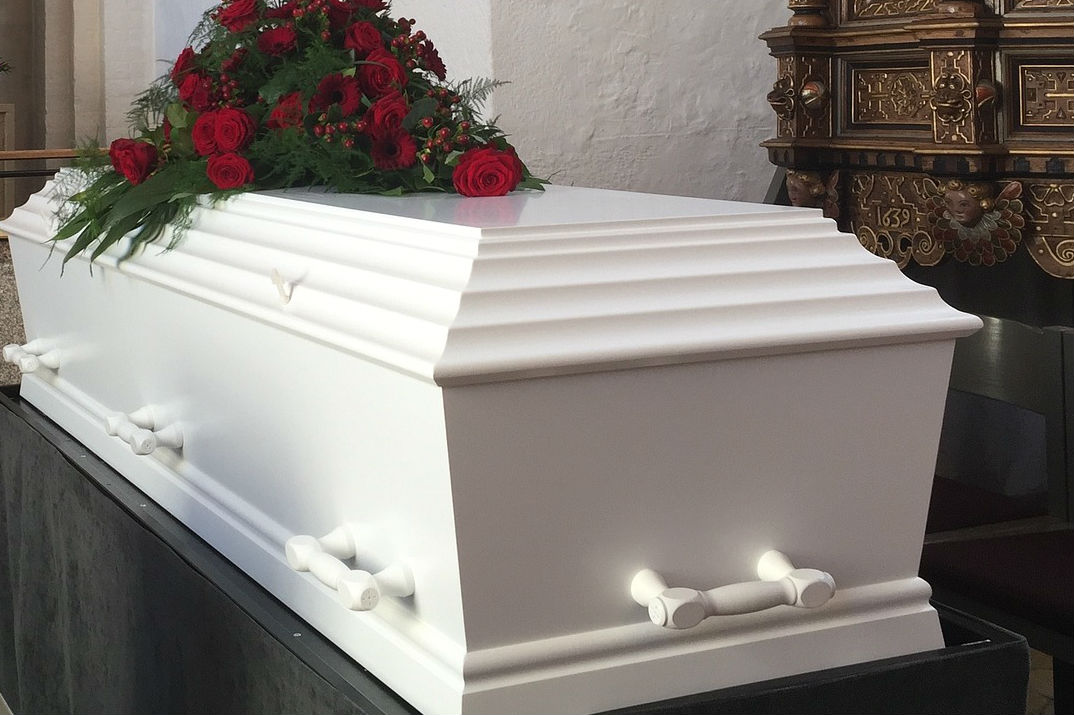 Familia vivía con cadáveres de seres queridos esperando que resucitaran