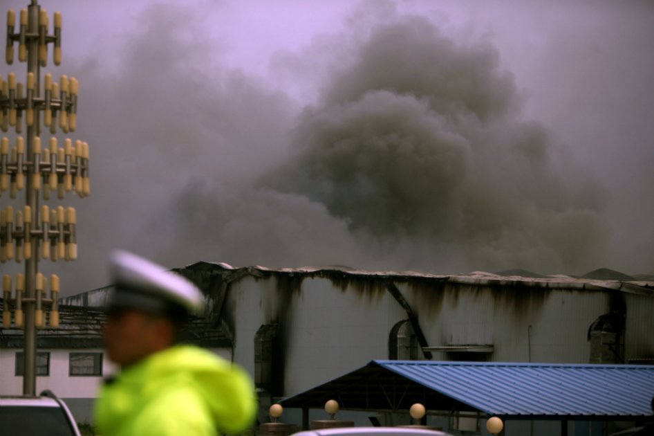 Más de un centenar de muertos en el incendio de un matadero de aves en China