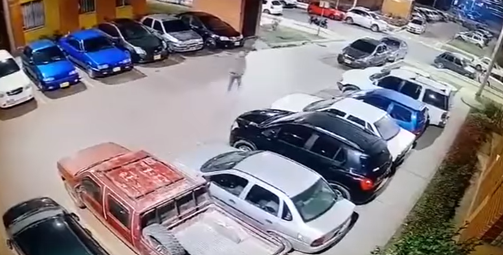 Ofrecen recompensa por responsable de explosión de carro en parqueadero de Tunja