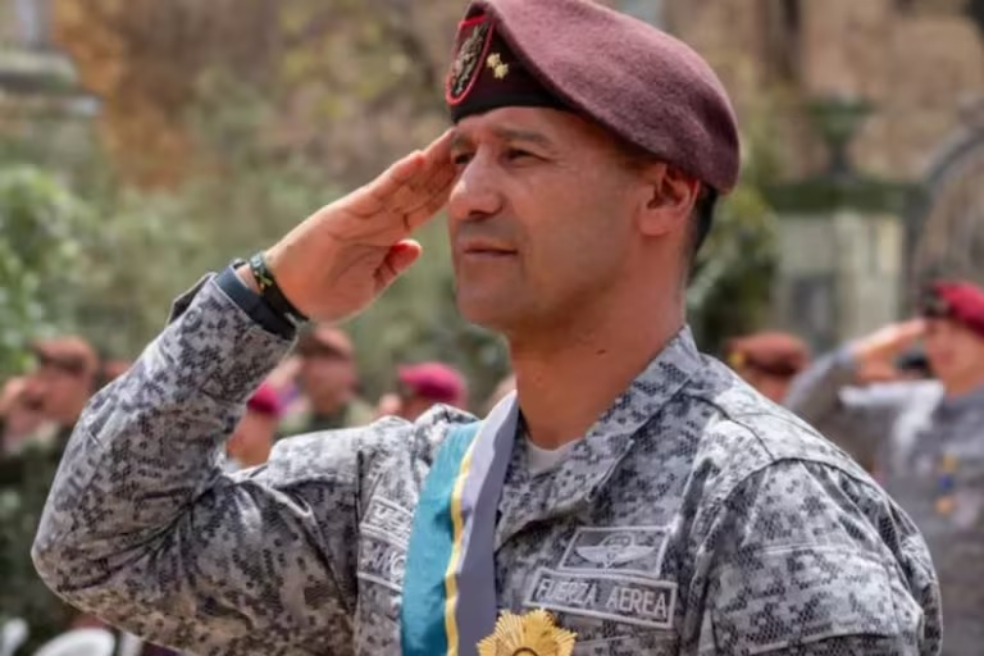 Presidente Petro nombró al general Pedro Sánchez como nuevo ministro de Defensa