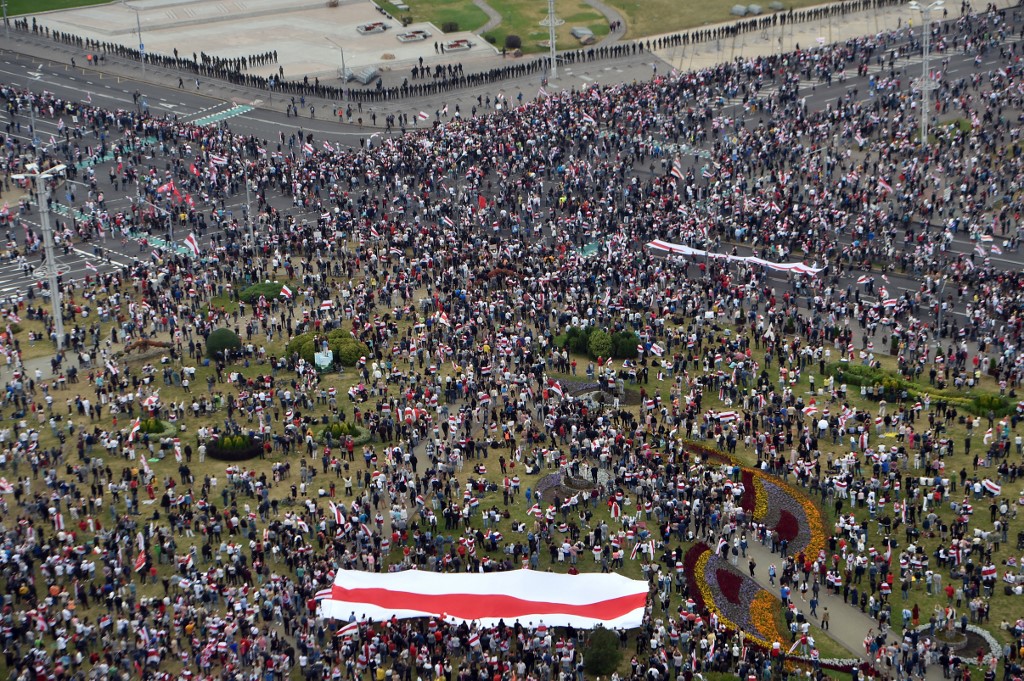 El nuevo desafío de miles de manifestantes a Lukashenko en Bielorrusia