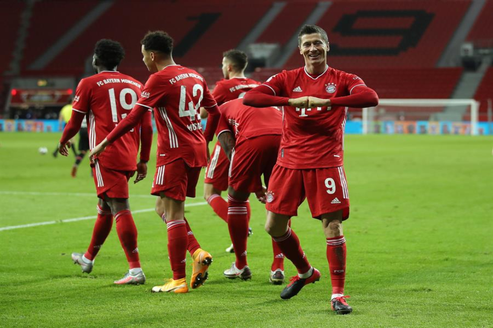 Con triplete de Lewandowski, el Bayern Múnich remontó y le ganó al BVB
