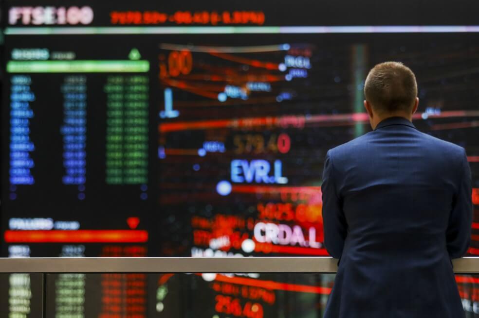 Bolsa de Londres gana casi 3% en su primera sesión fuera de la Unión Europea
