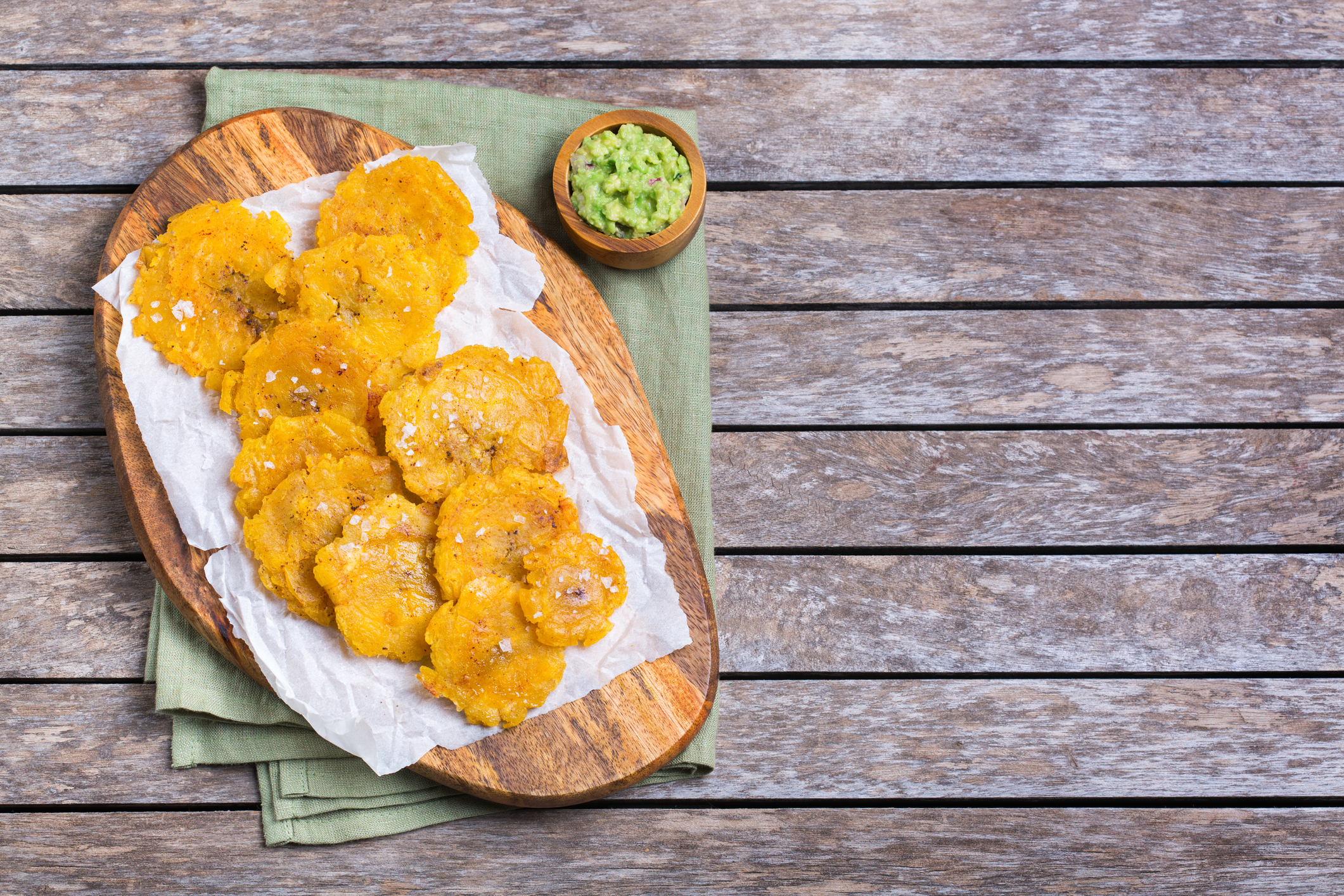 Patacones con atún, una propuesta rápida y económica para llevar a la mesa