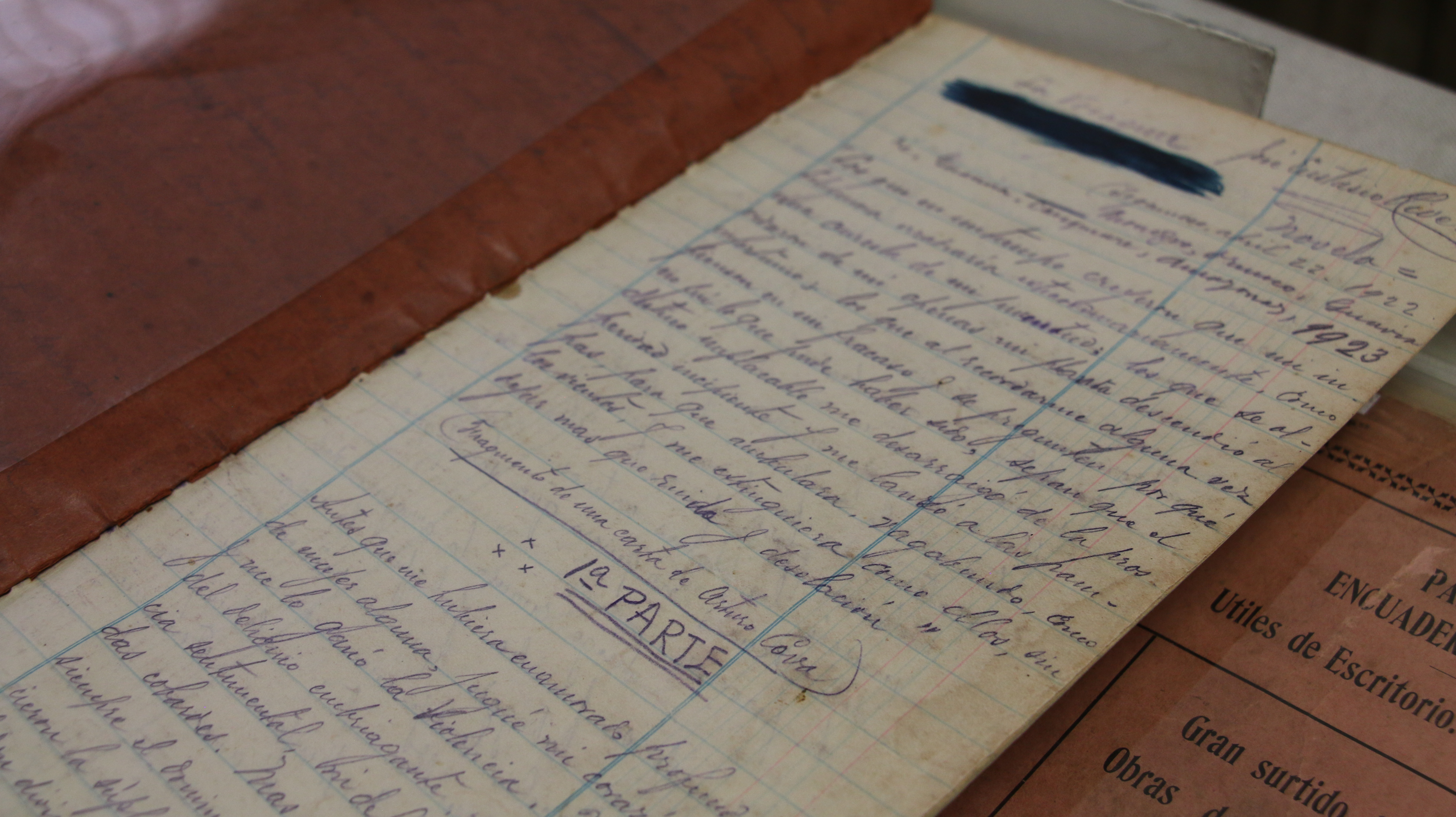 Fotografías de los objetos sagrados en la Biblioteca Nacional.