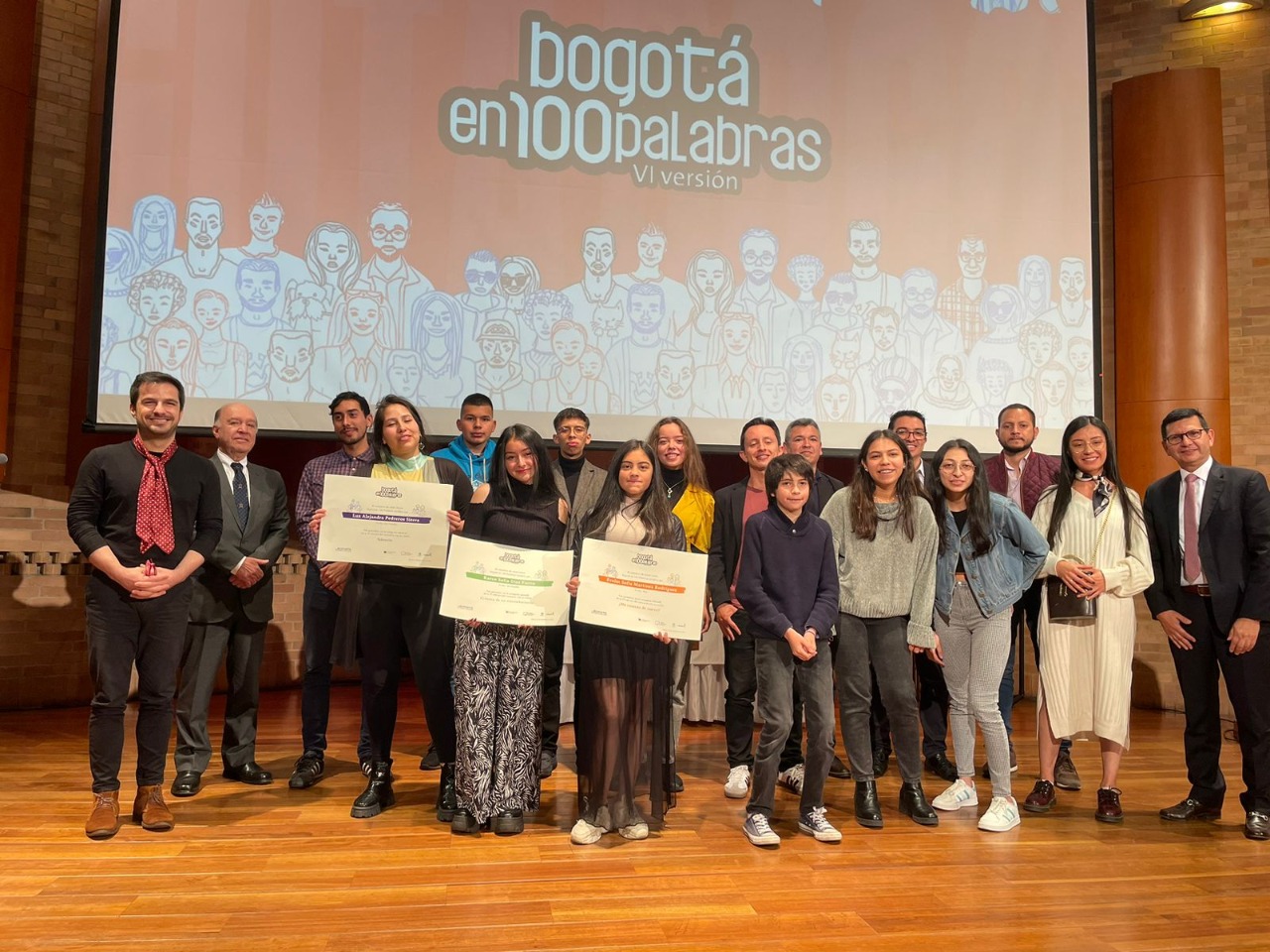 Escribir sobre la capital, una propuesta de “Bogotá en 100 palabras”