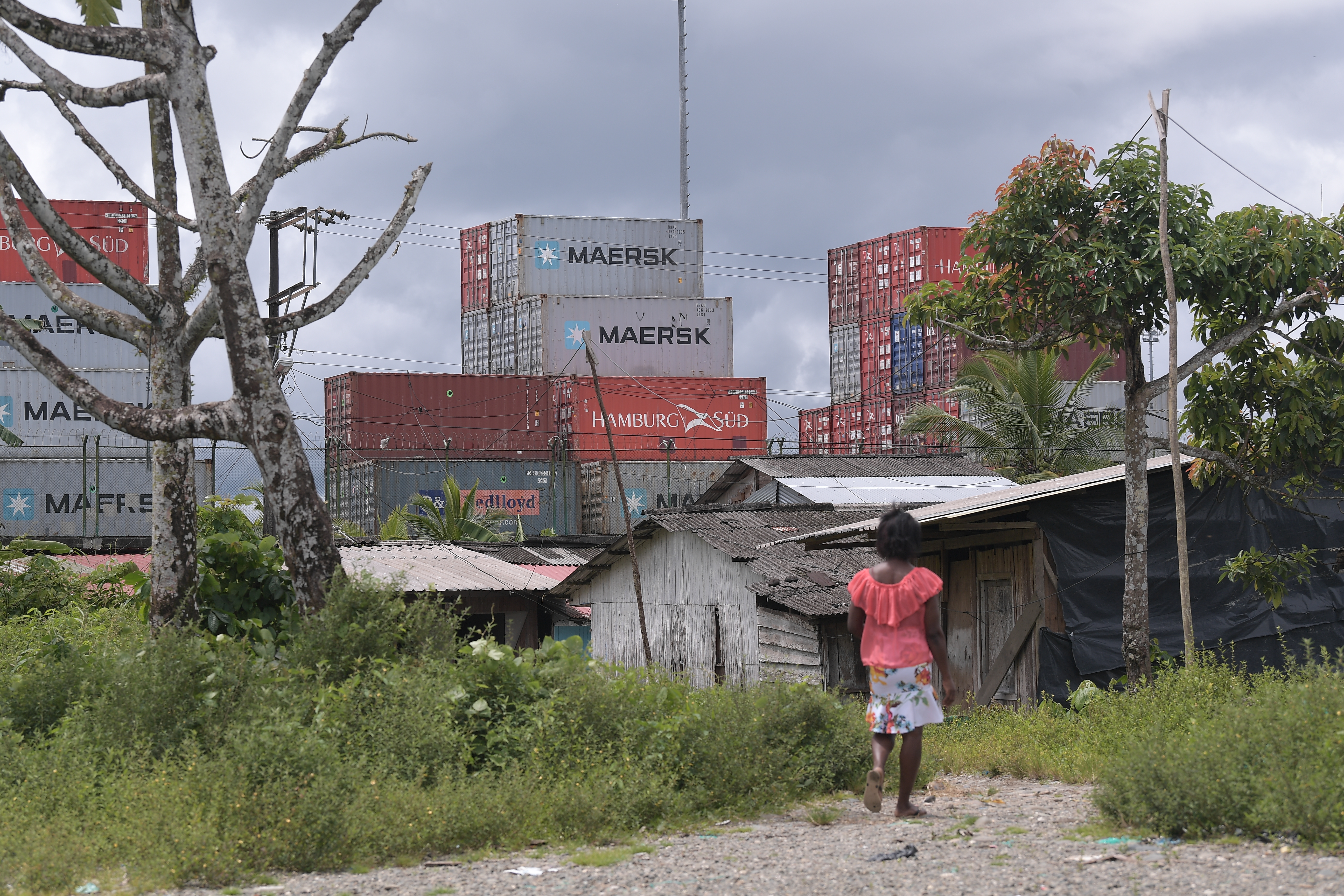 Diferentes aspectos de este barrio de Buenaventura: Comunidad, casas, calles.
