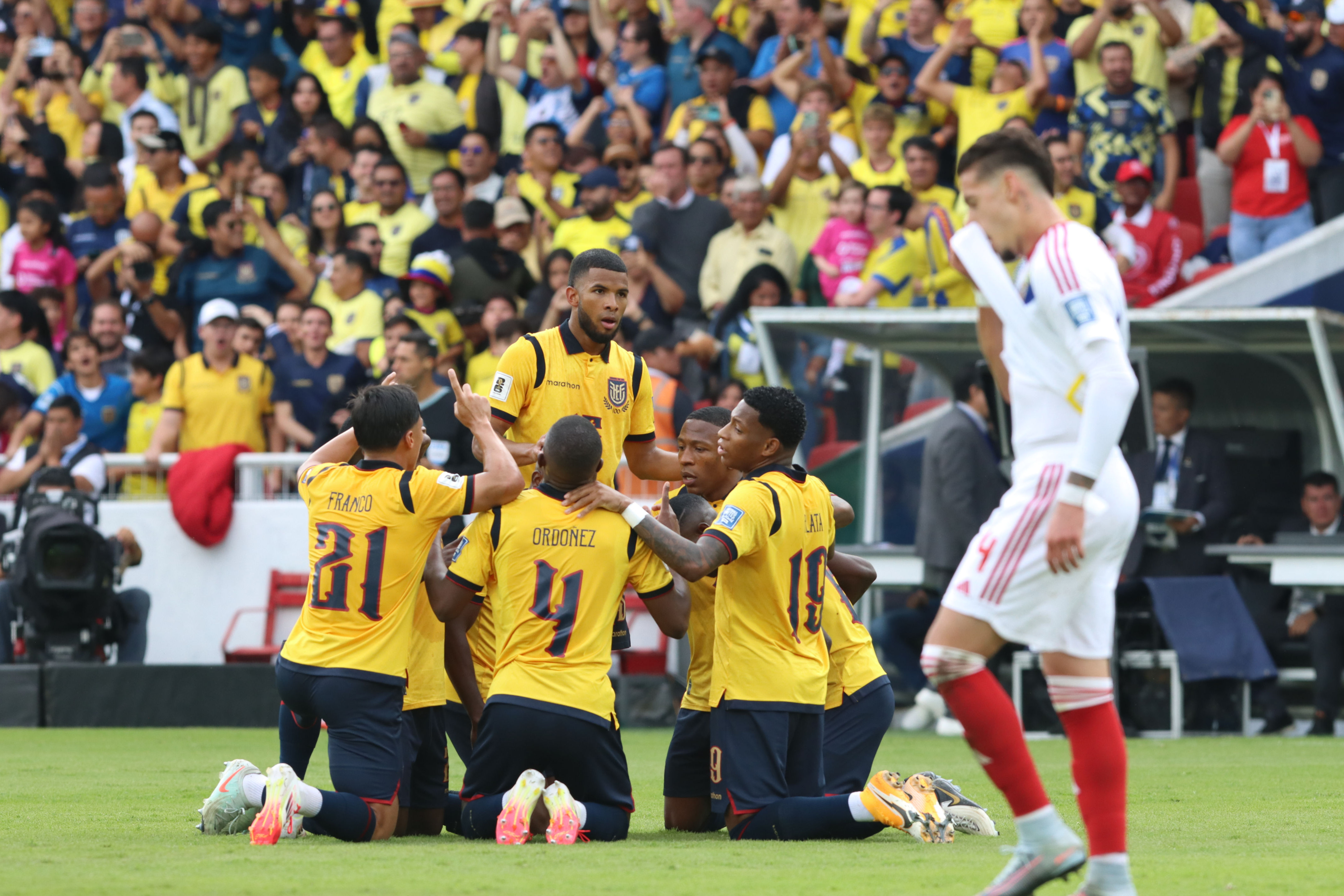 Ecuador derrotó a Venezuela y escaló al segundo lugar de las Eliminatorias: video