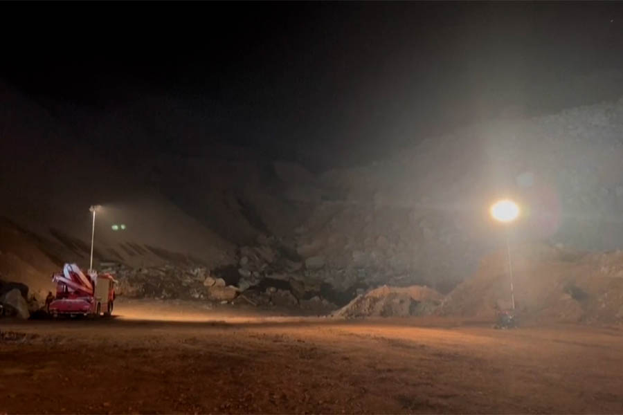 China suspende búsqueda de sobrevivientes tras el derrumbe de una mina