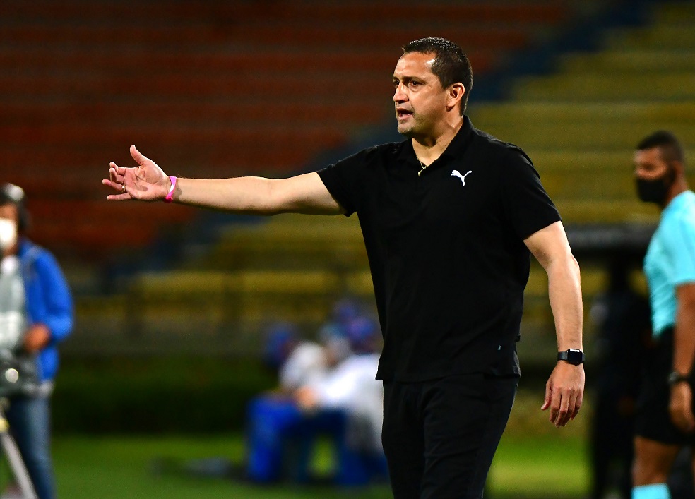 Aldo Bobadilla no seguirá como entrenador de Independiente Medellín
