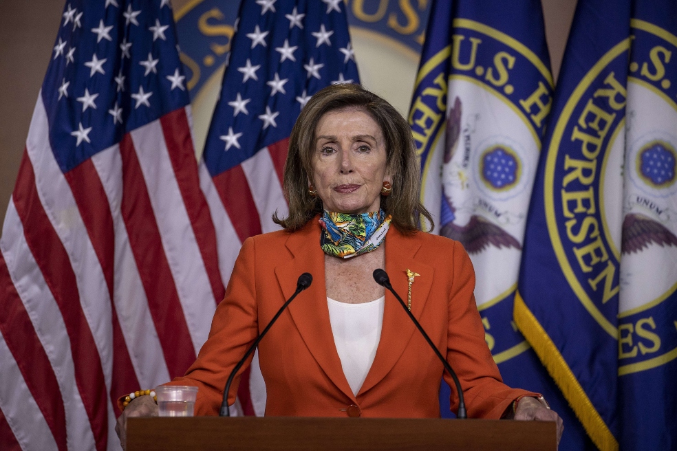 La asaltante del Congreso que pretendía vender portátil de Nancy Pelosi a Rusia