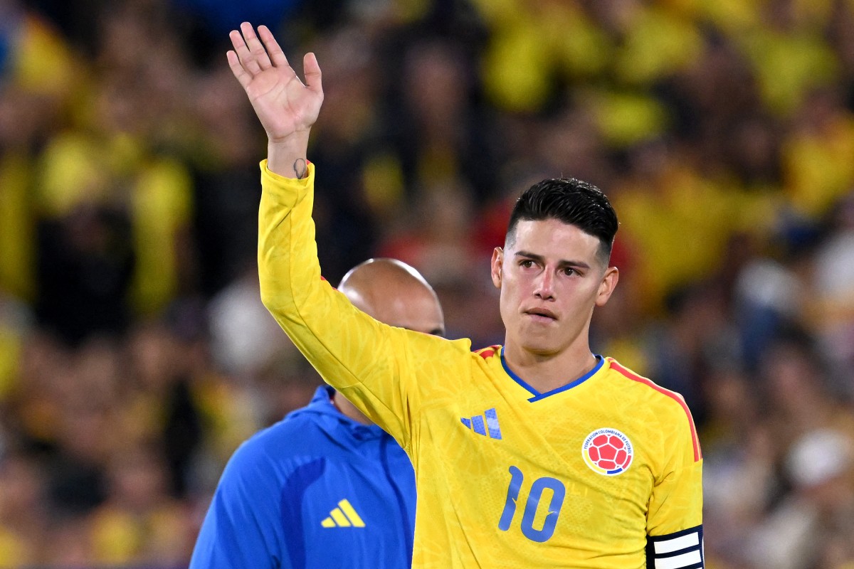 Colombia's midfielder #10 James Rodriguez waves to fans after winning the international friendly football match between Colombia and Costa Rica at the Nemesio Camacho El Campin stadium in Bogota on June 1, 2026. (Photo by Raul ARBOLEDA / AFP)