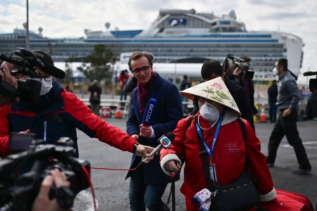 542 personas se han contagiado en el barco, inmovilizado en el puerto de Yokohama. / AFP