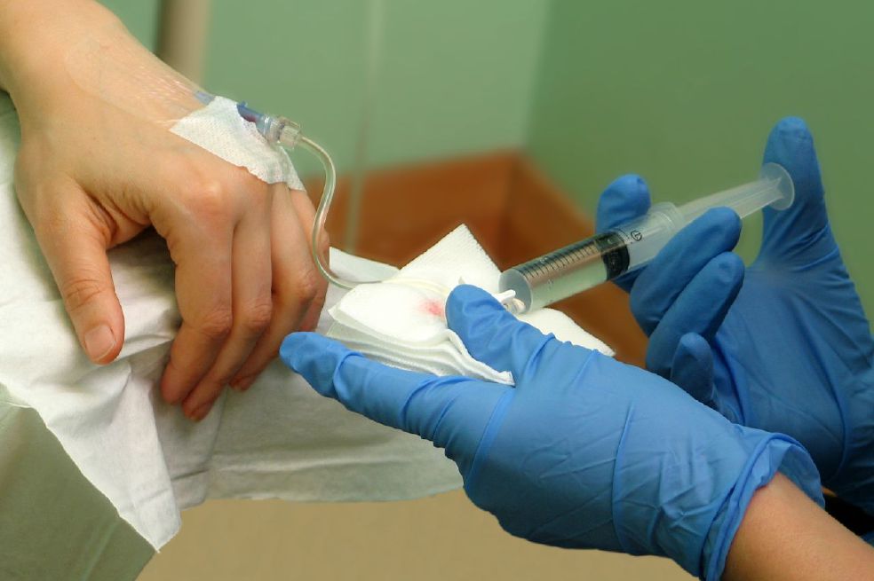 Las terapias alternativas alejan de la quimio a pacientes que la necesitan
