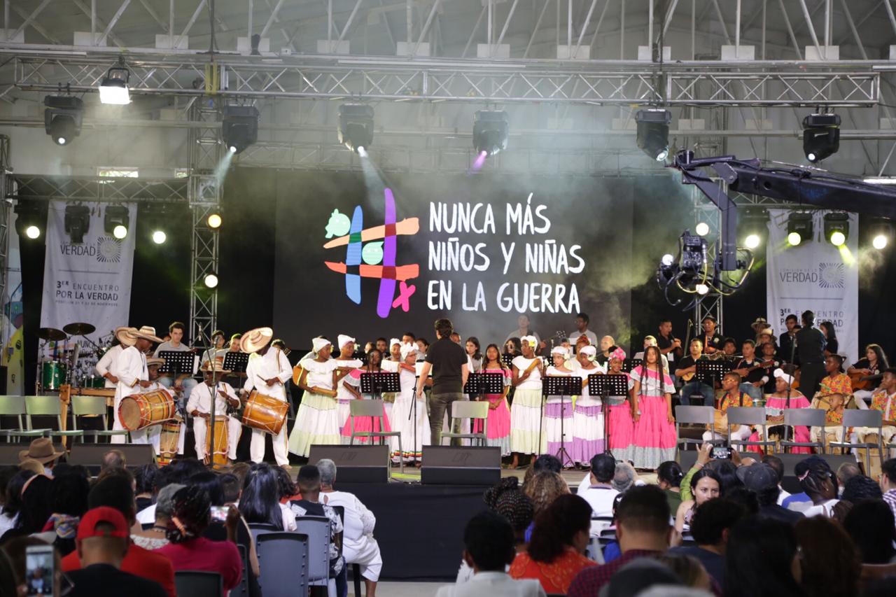 En vivo: Un encuentro para reconocer lo que ha sufrido la niñez en la guerra