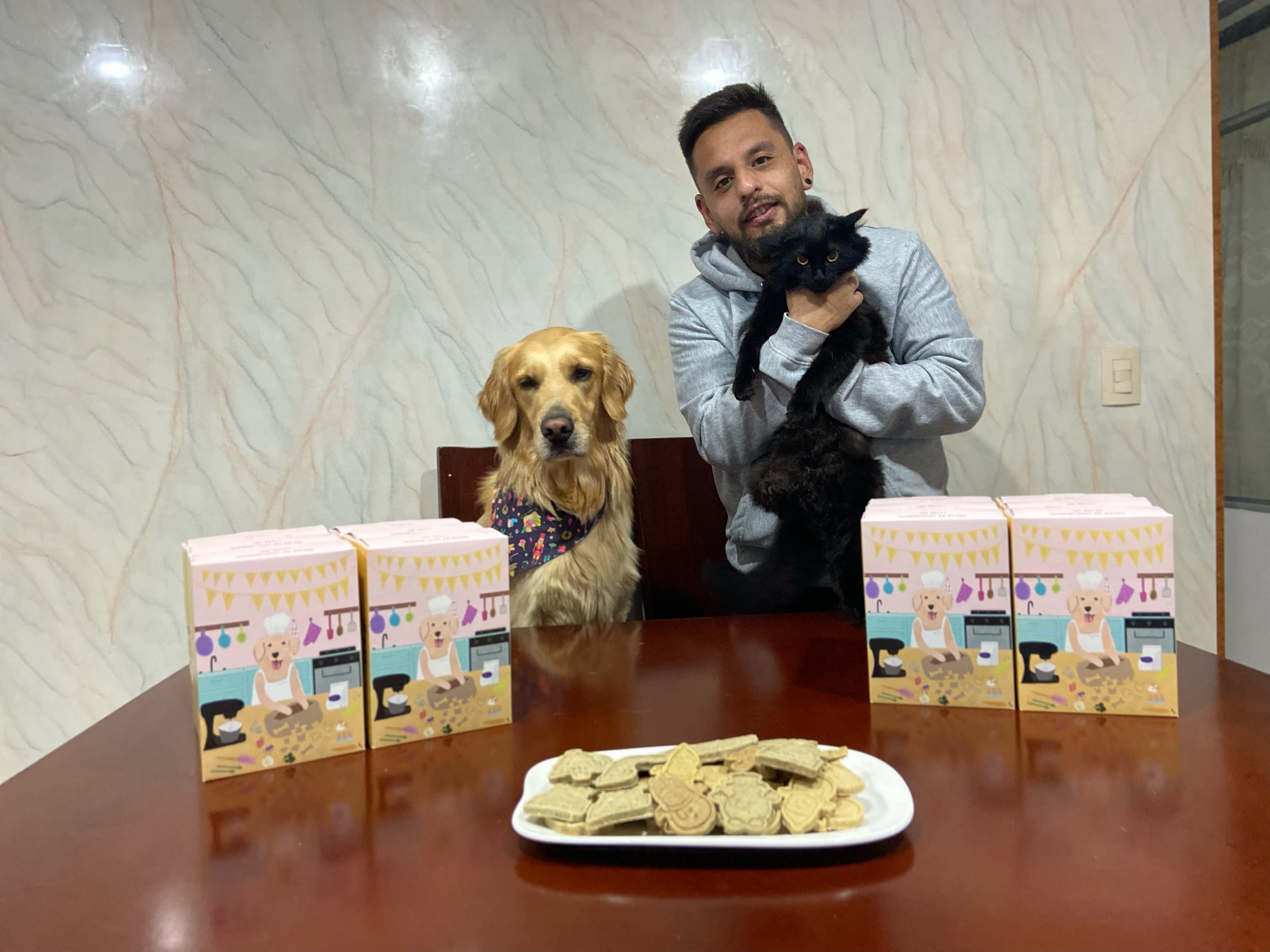 Galletas y postres hechos especialmente para perros y gatos