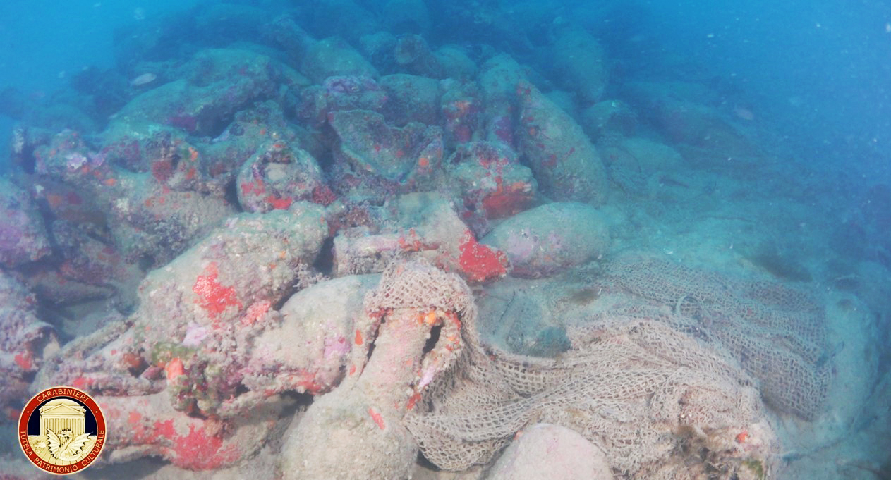 Hallazgo en Sicilia: buceadores descubren un naufragio romano de 2.100 años con ánforas