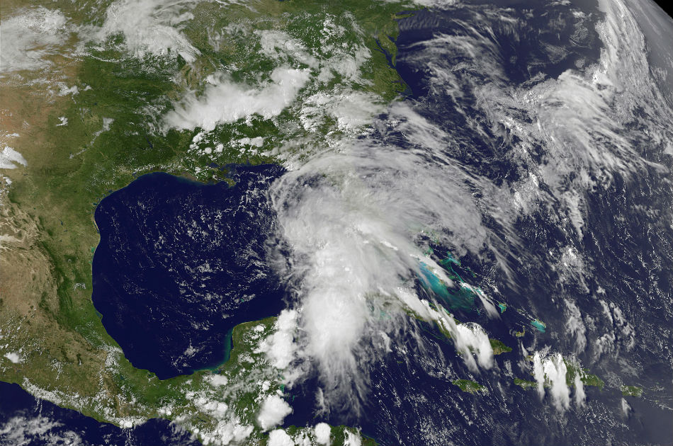 Tormenta ‘Andrea’ se fortalece mientras avanza hacia la costa de Florida