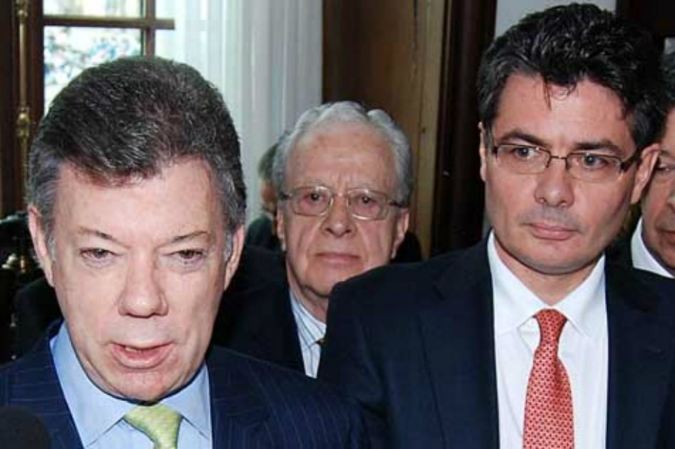 El propio Santos radicó las dos leyes de reforma a la salud