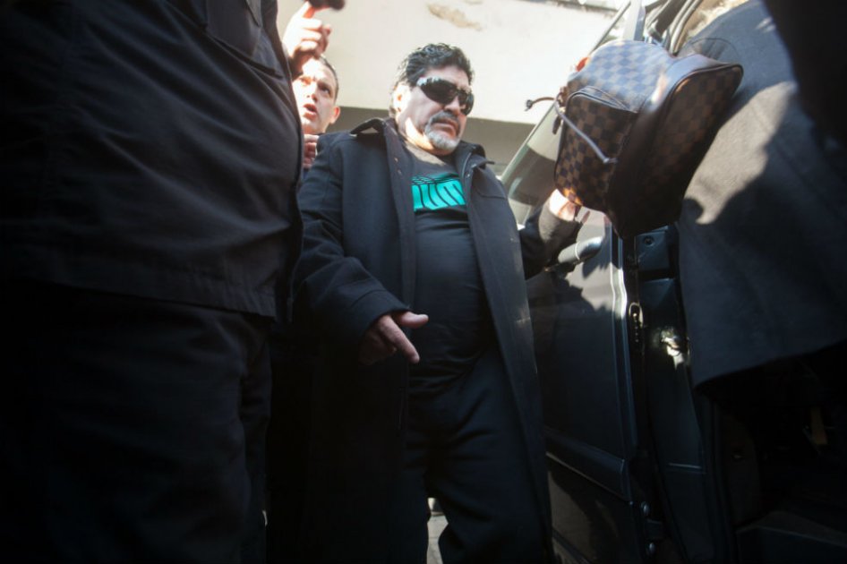 Maradona le dio el último adiós a su padre