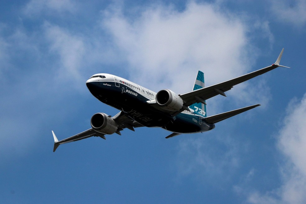 Boeing impulsaría aviones con desechos para reducir emisiones