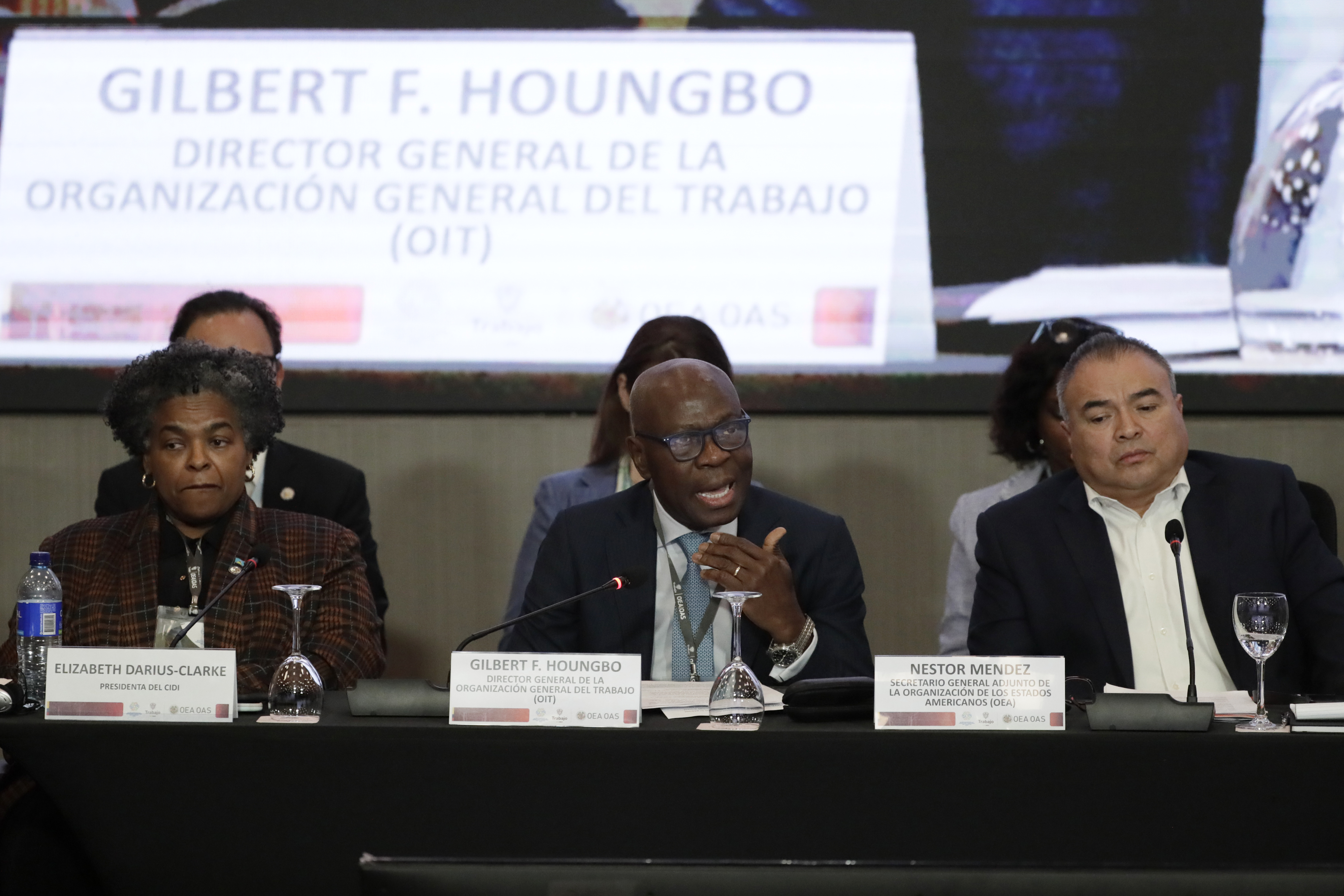 OIT impulsa el diálogo tripartito para superar desafíos laborales en Colombia