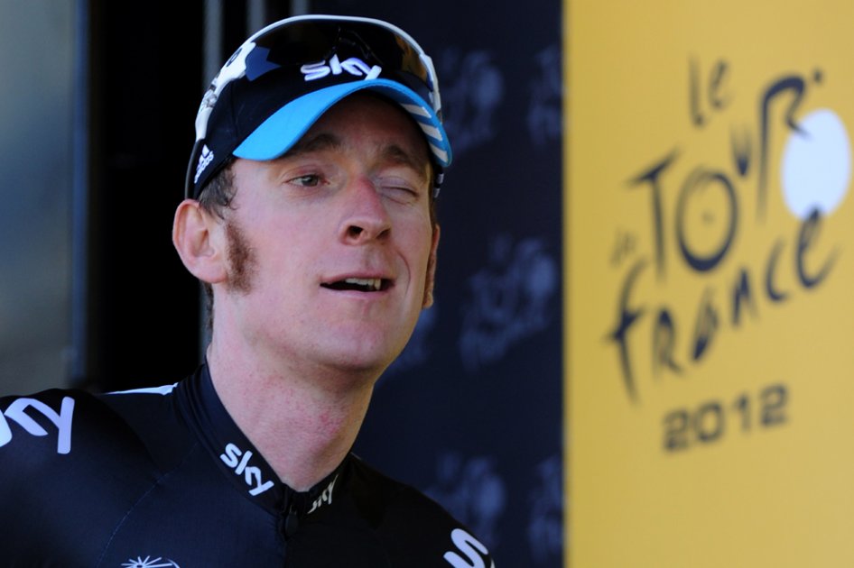 Ciclista Wiggins, hospitalizado tras ser arrollado por un carro
