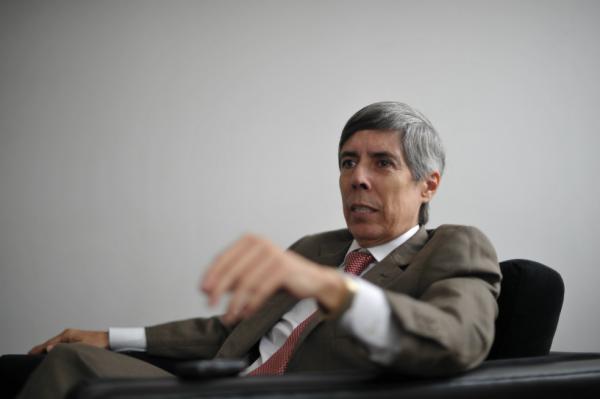 El contrato que tiene en líos a Alan Jara
