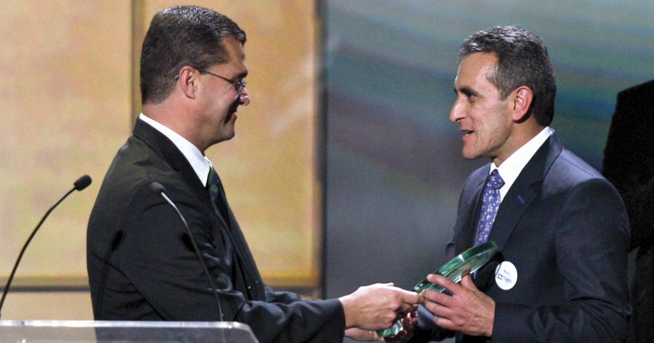 «La paz es un estado del alma que cada uno construye» Carlos Raúl Yepes