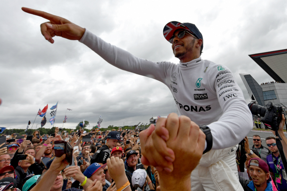 Lewis Hamilton gana en Silverstone y queda a un punto de Vettel