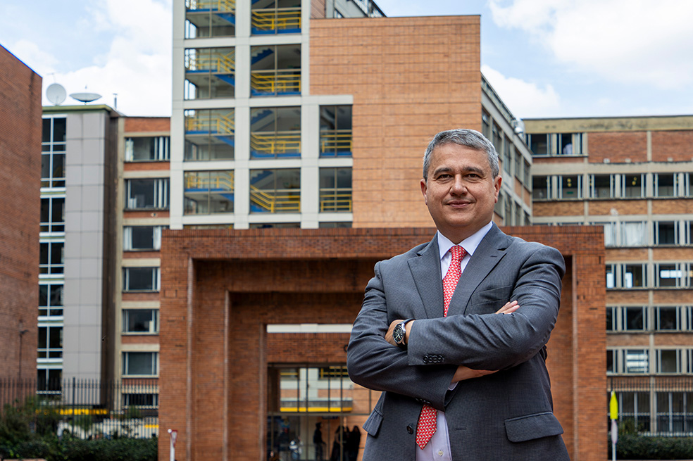 Decano Juan Santiago Correa Restrepo.