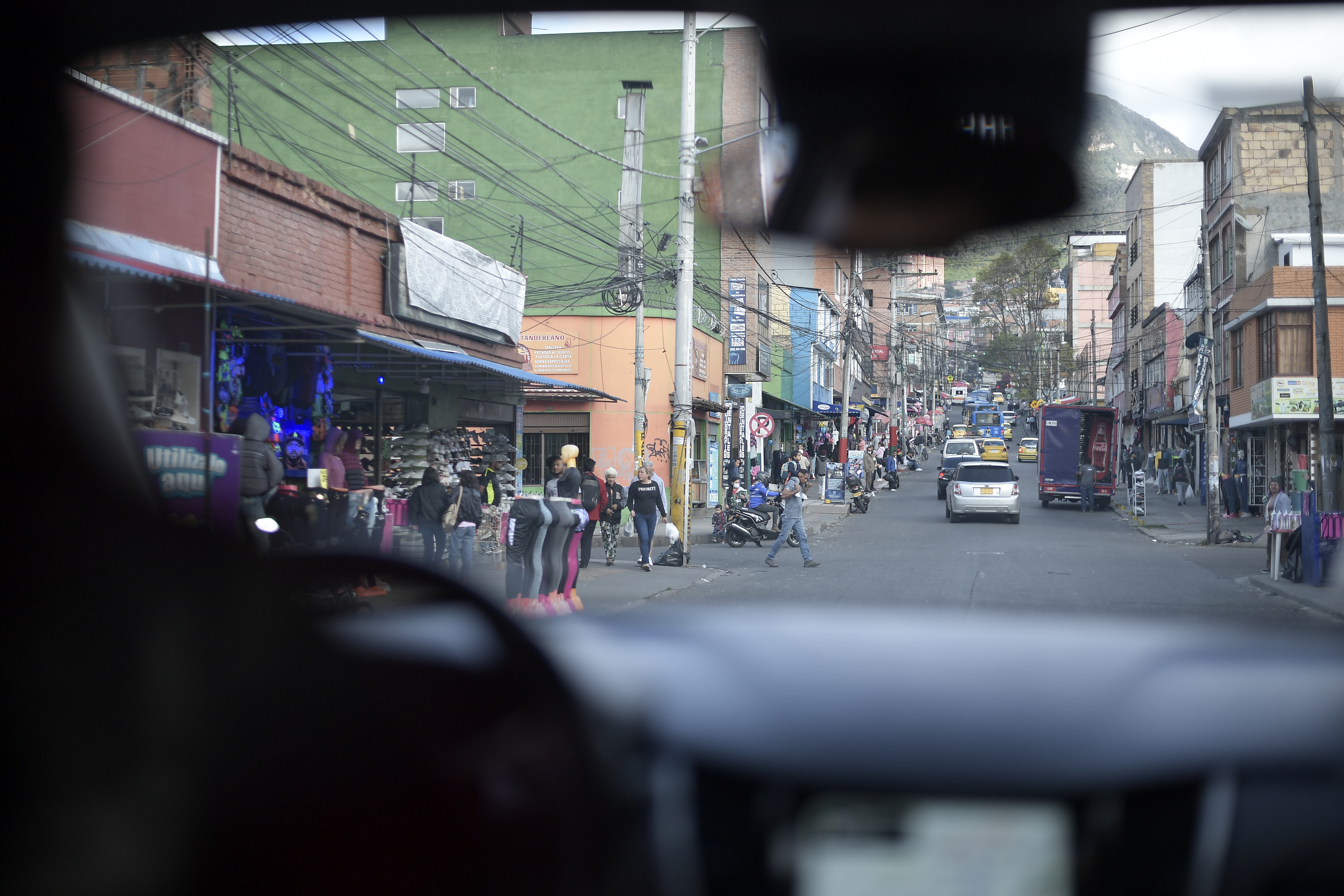 Vehículos híbridos y eléctricos, entre la sostenibilidad y la congestión en Bogotá