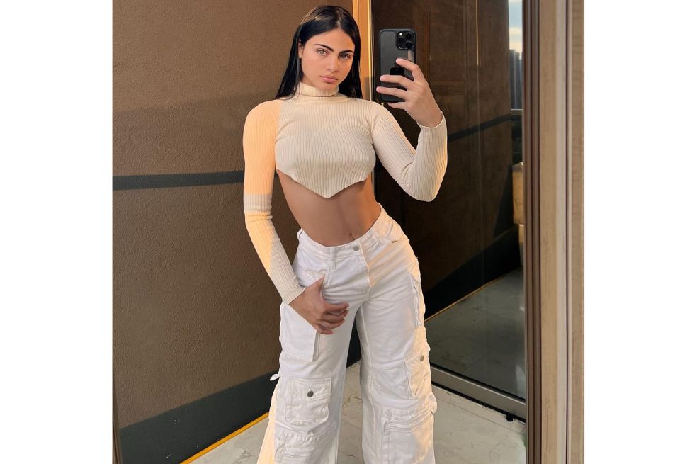 La modelo Sara Orrego recibió un comentario de Bad Bunny en una publicación de redes sociales y sus fanáticos enloquecieron.