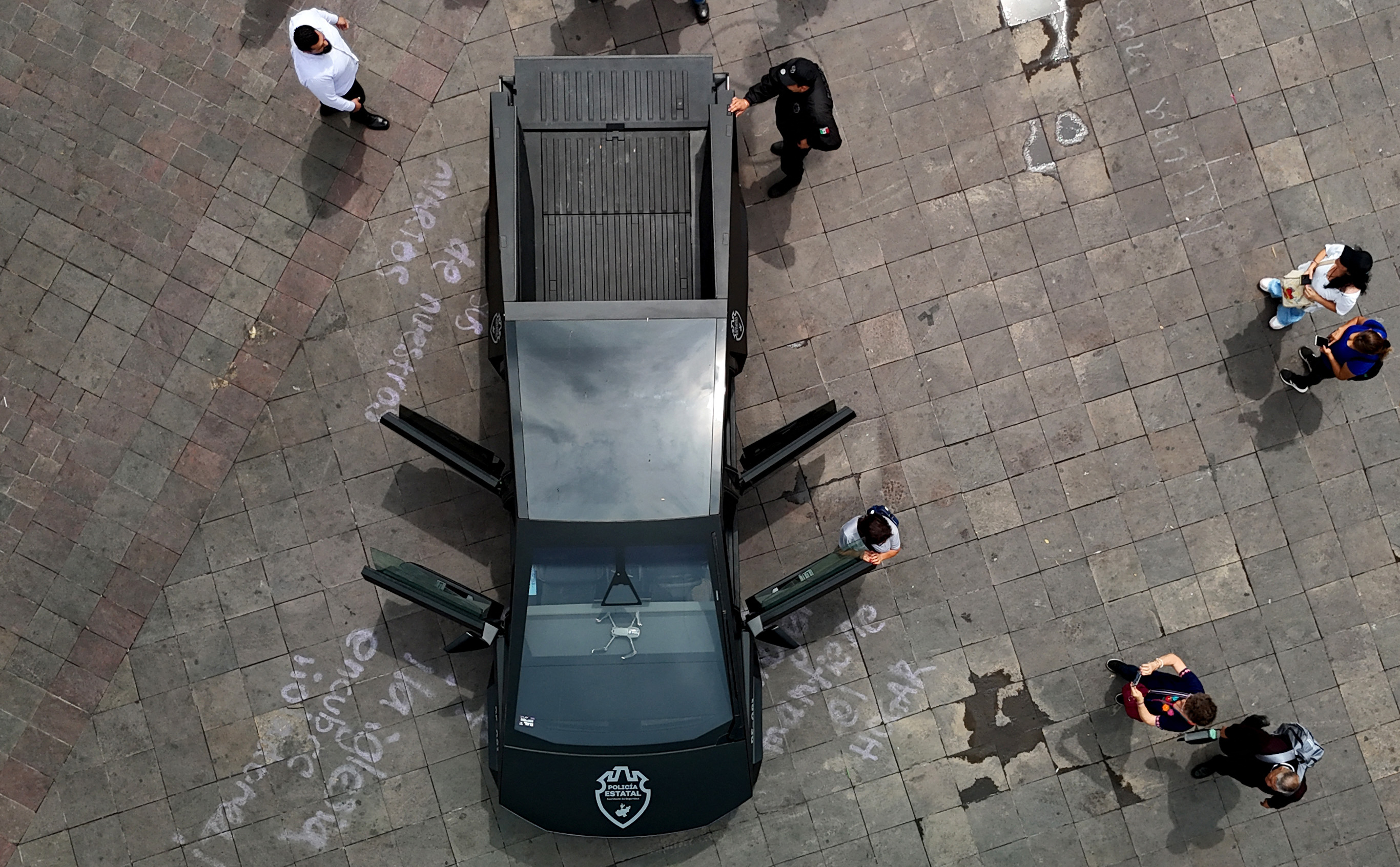 Drones y explosivos improvisados: los cárteles de México adoptan armas de guerra moderna