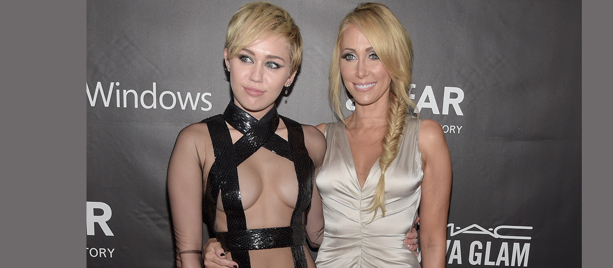 Papás de Miley Cyrus se casan. Ella con estrella de TV y él con una joven cantante