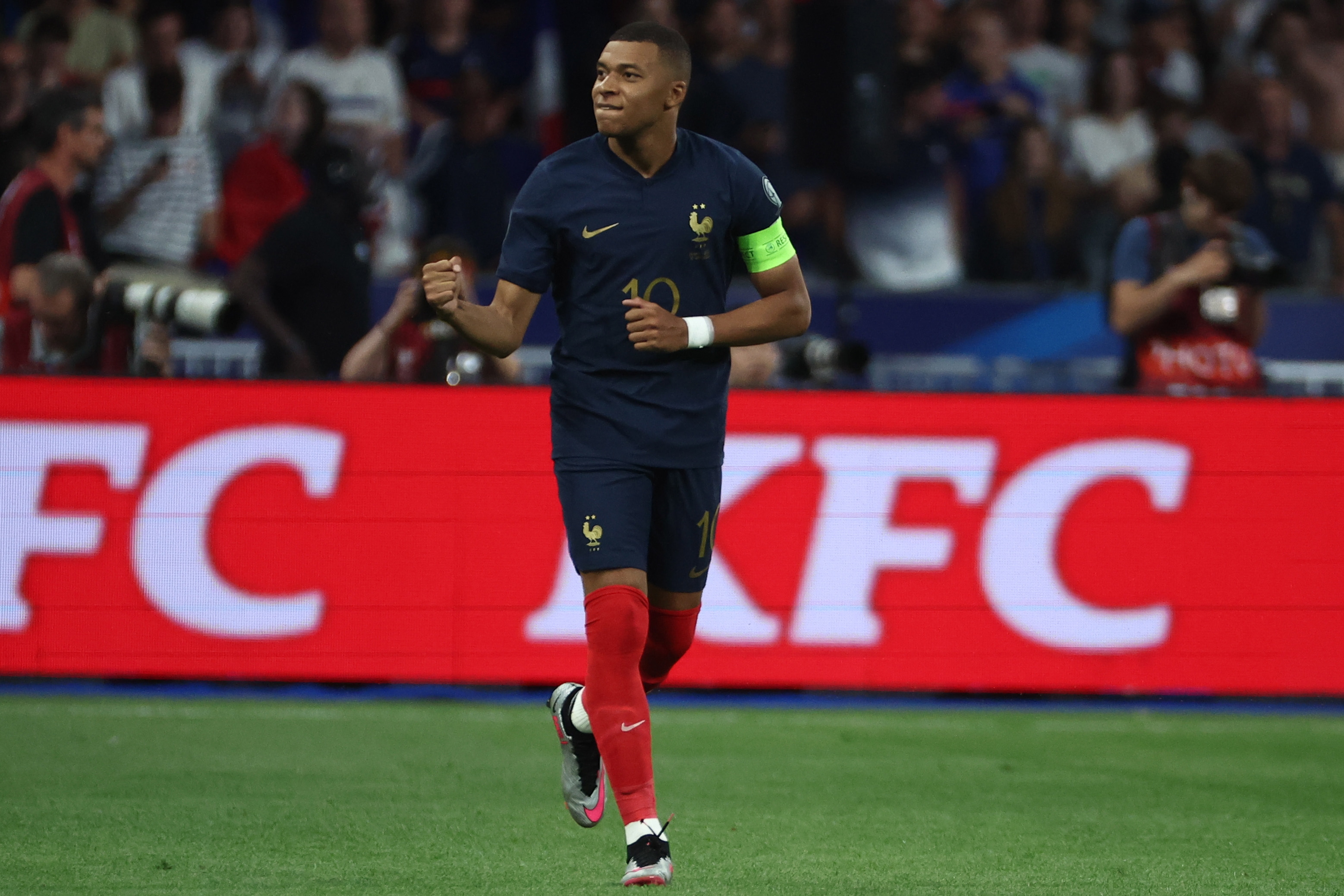 Inglaterra y Francia, con paso firme hacia la Euro 2024