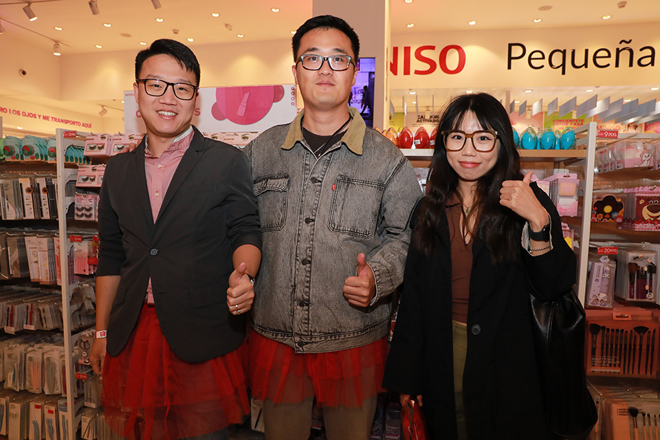 Willian Xu, Jhua Zhong y Emma Liang