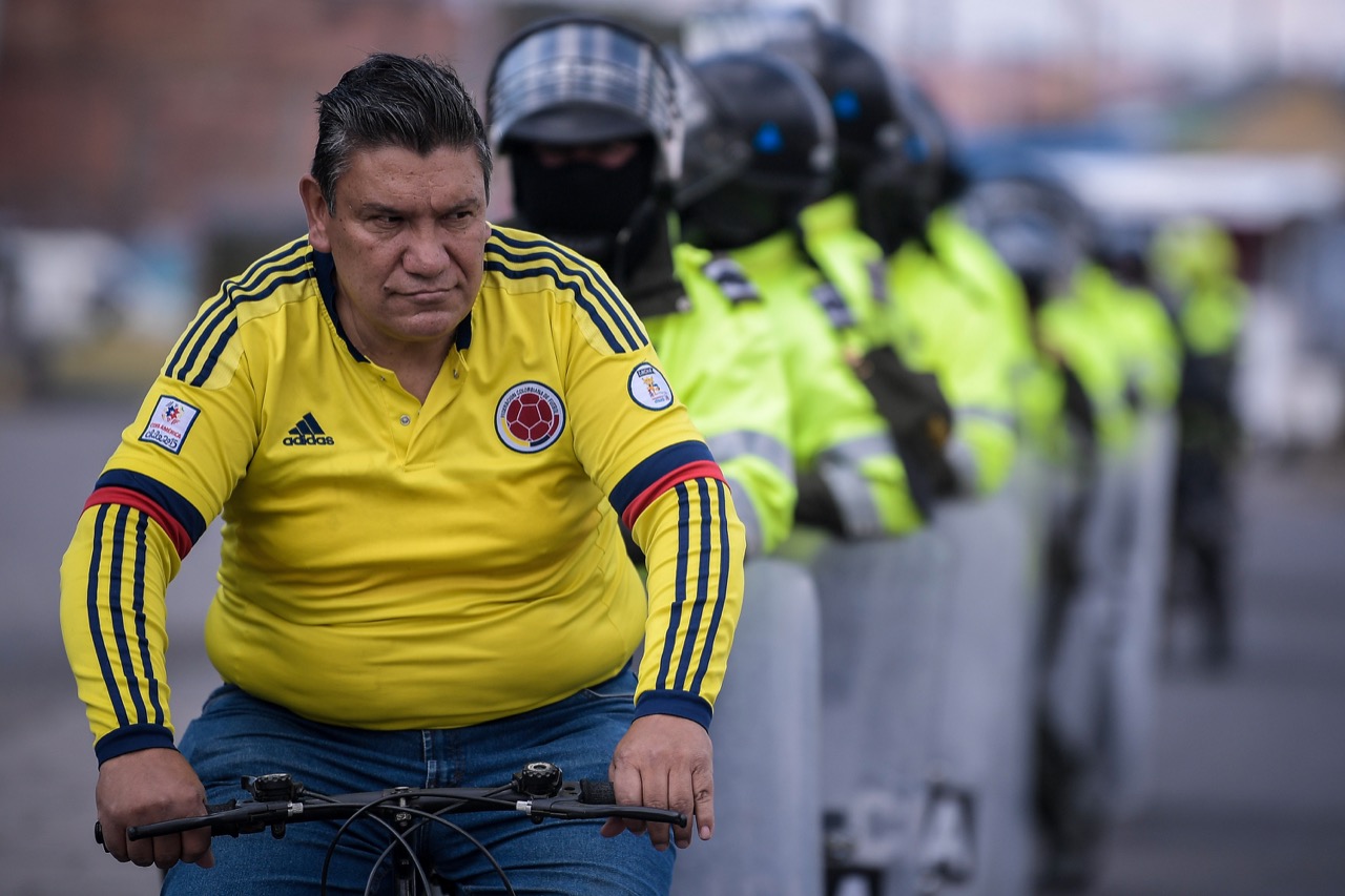 En ese sentido, tras no concretarse una posible militarización en Kennedy, la Policía aseguró que cerca de 1.000 uniformados estarán en las calles. Para hoy, la Policía asignó 500 uniformados para el Portal Américas. M