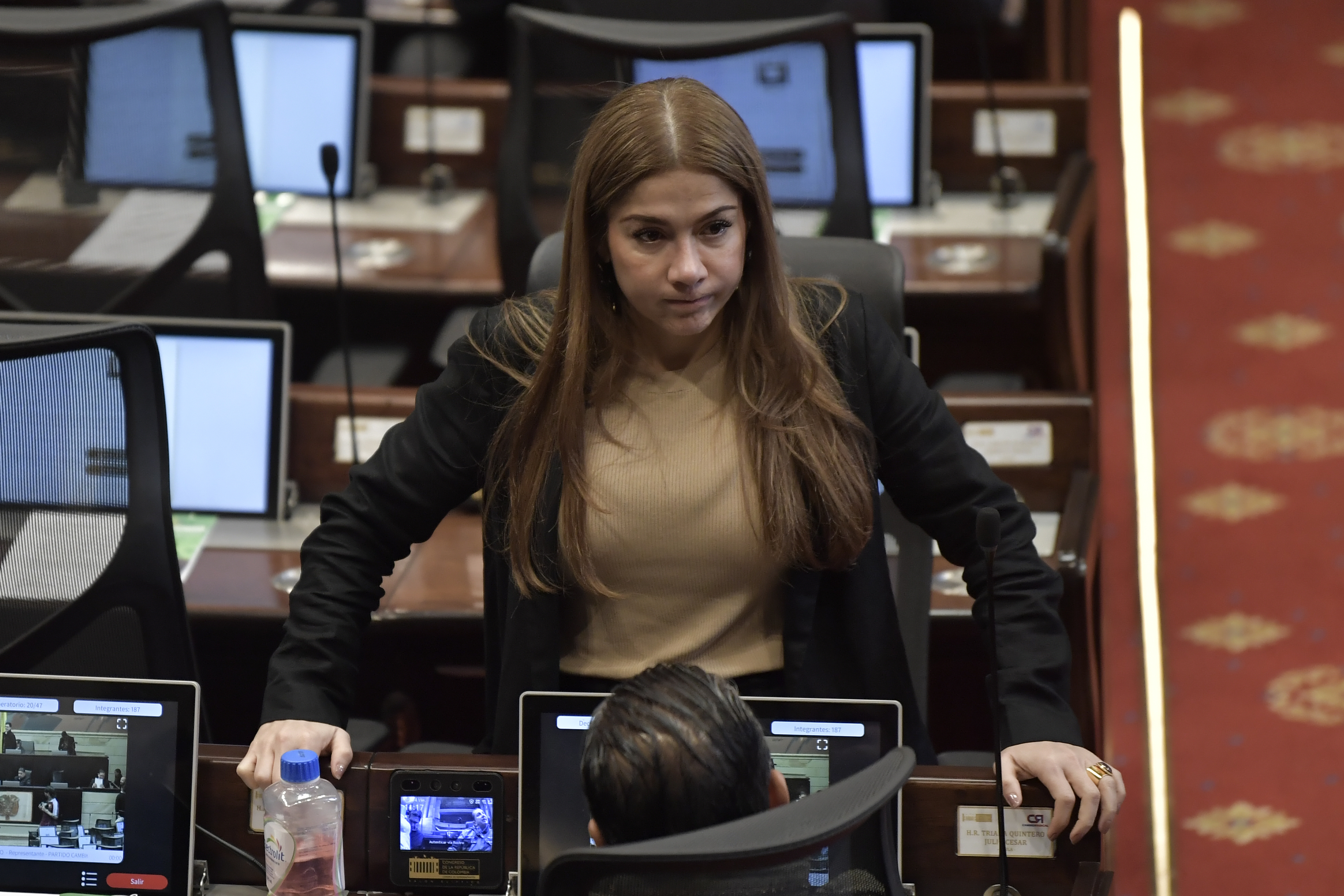 Juvinao pidió disculpas por vapear en medio de debate la reforma a la salud