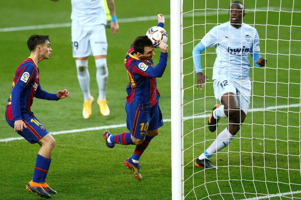 Histórico, Messi iguala a Pelé como el jugador con más goles en un mismo club