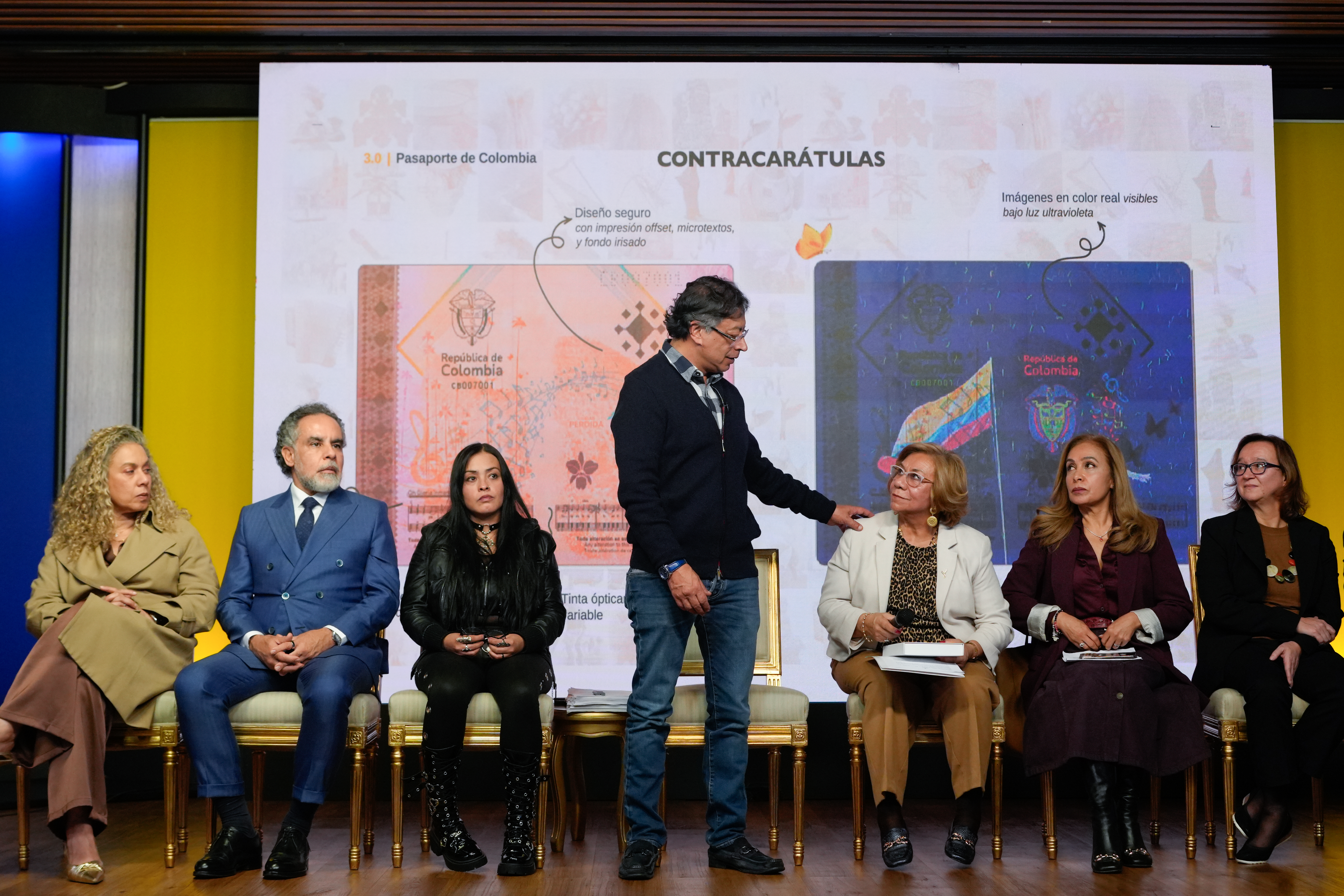 Presentación del nuevo pasaporte.