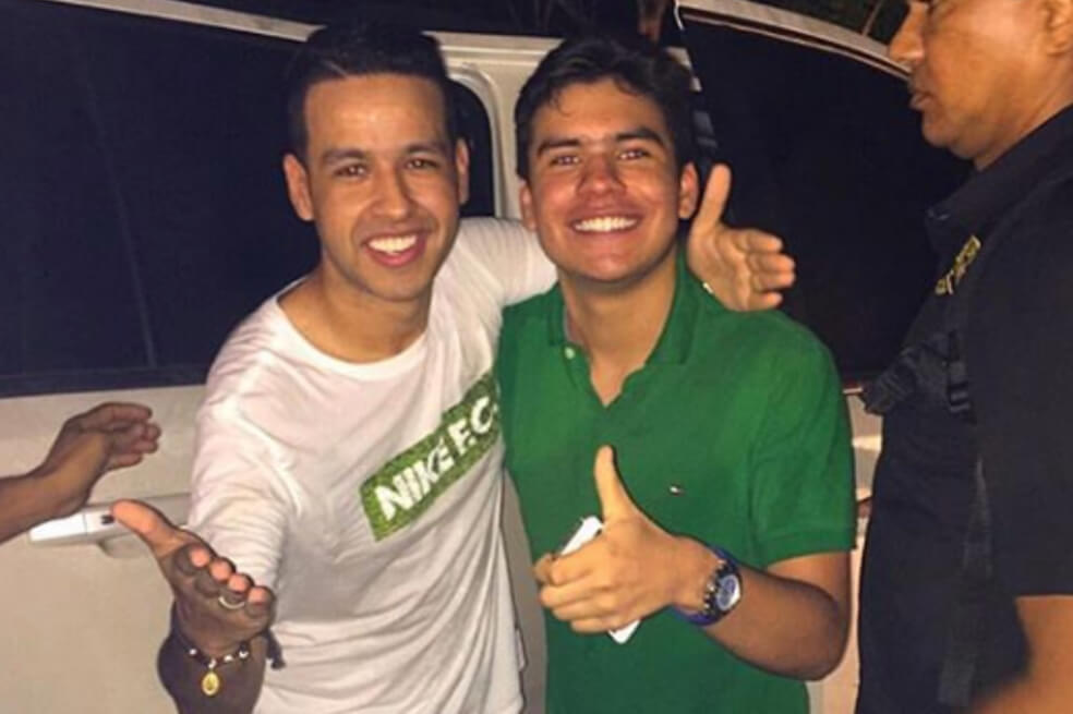 El joven era el hijo menor de la unión de Diomedes Díaz con Betsy Liliana González. Aquí, junto a su medio hermano Martín Elías.  / Tomada de Instagram.com/eltraviesomoises