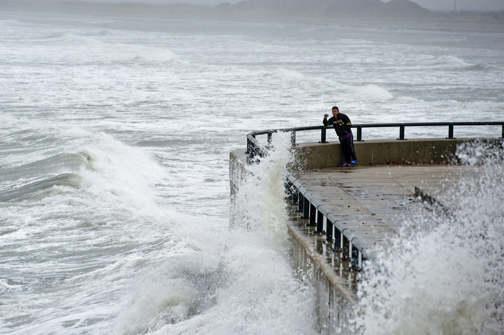 EE.UU. se prepara para el paso del huracán Sandy