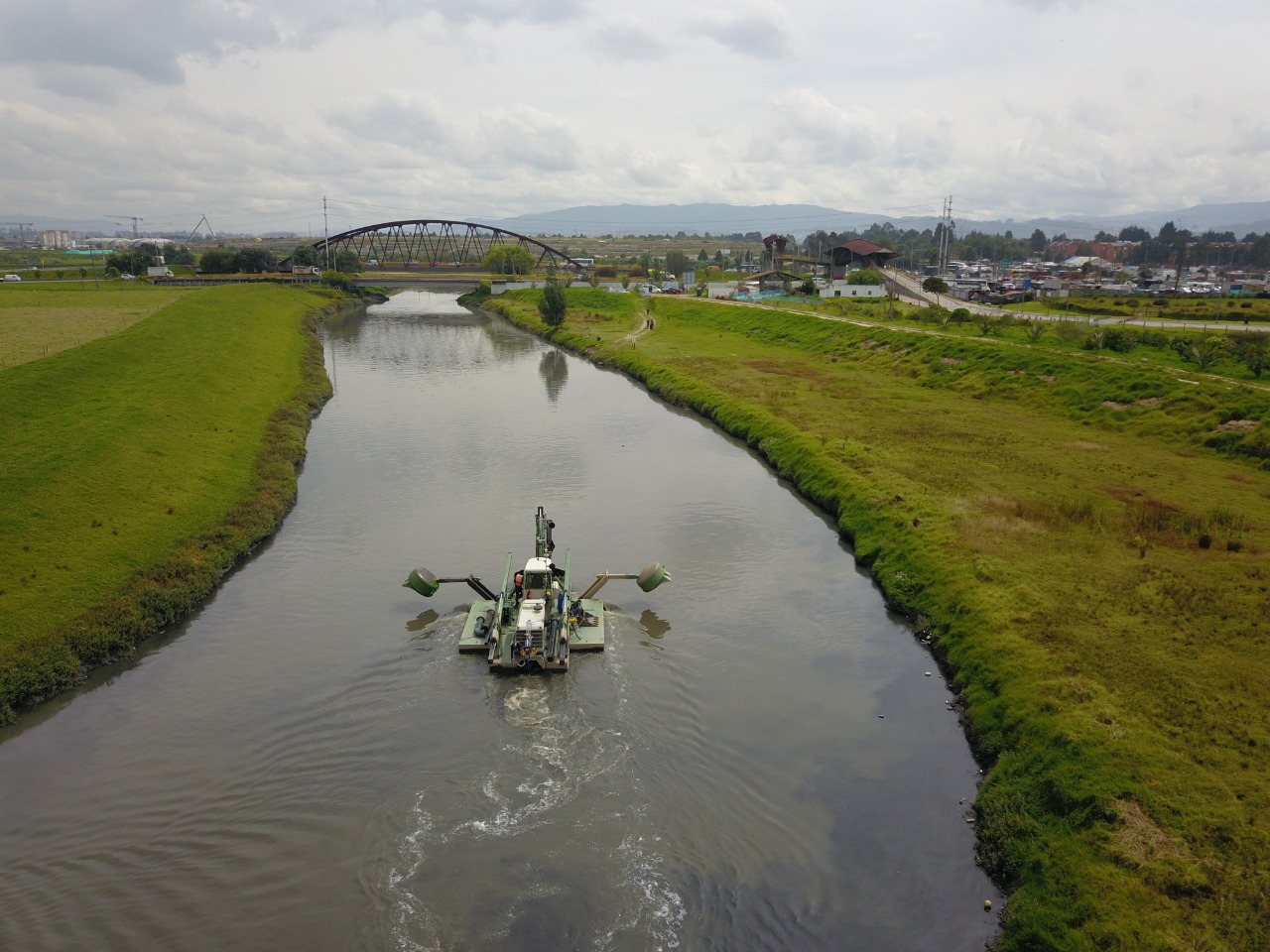 La CAR invita a la comunidad aledaña al afluente a aportar en la recuperación del río con pequeñas acciones como no botar residuos sólidos al inodoro, no botar basura a la calle, pues desde las tuberías estos residuos llegan al río. Con respecto a la disposición de muebles, electrodomésticos y demás materiales viejos, la Corporación pide contactarse con las empresas de servicios de aseo de su municipio o ciudad, para que estos no terminen en el río.