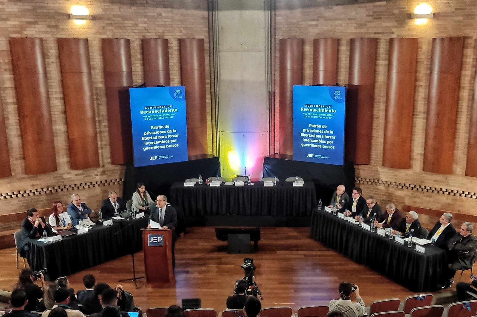 Preguntas y cadenas: reviva la audiencia de perdón de las Farc por secuestro